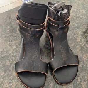 Boho Sandals. Size 6. Leather.
